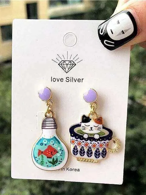 Majestique Drop-Style Cat Earrings