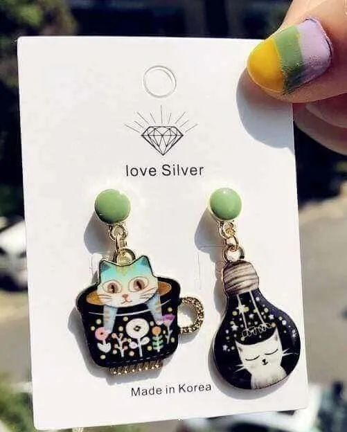 Majestique Drop-Style Cat Earrings