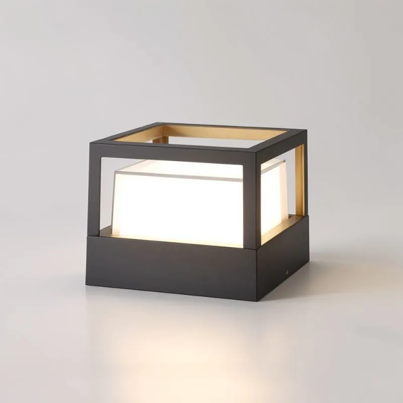 Vivienne Outdoor Garden Lamp